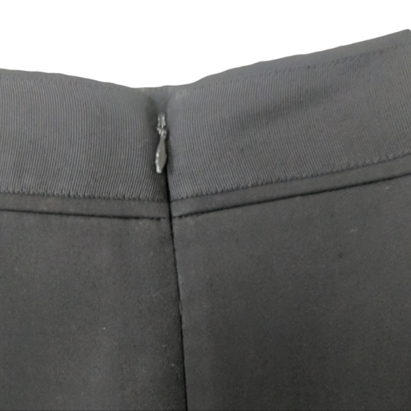 Black skirt w asymmetrical pleats - Picture 3 of 3